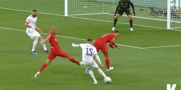 开云下载-防线最稳之人成最大隐患？卡拉格：范戴克缺乏硬度！