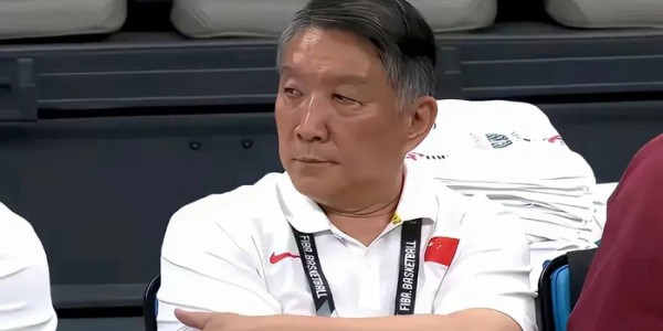 开云下载-宫导钦点扛旗人重回国家队！张曼曼中看不中用，女篮1号位还得靠她？|李缘|宫鲁鸣|日本女篮|体育赛事讨论|中国女篮_新浪体育_新浪新闻